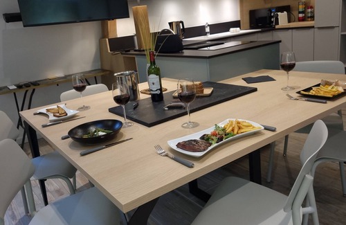 Sarlat-la-Caneda Apartment | Appartement avec terrasse & parking Sarlat Centre