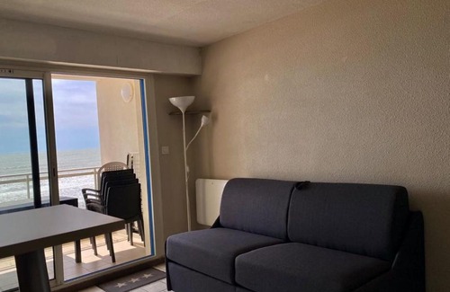 Longeville-sur-Mer Apartment | Appartement avec balcon-terrasse, parking privatif et accès plage à Longeville-sur-Mer - FR-1-336-28