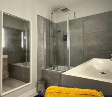 Historic Center Apartment | Appartement avec balcon centre ville Strasbourg