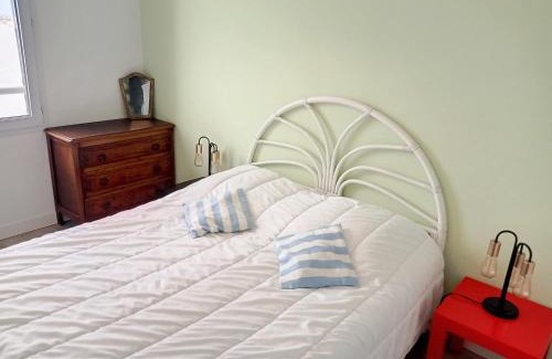 Granville Apartment | Appartement avec balcon, proche des plages et commerces - FR-1-361-89