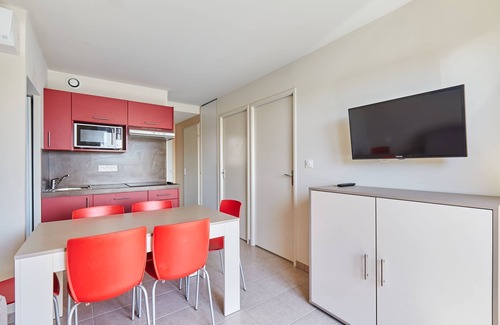 Cap d'Agde Condo | Appartement avec Balcon | Wi-Fi + Kitchenette