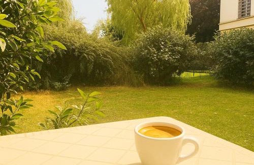 Mantes-la-Jolie Apartment | Appartement avec Jardin et Terrasse près de Paris