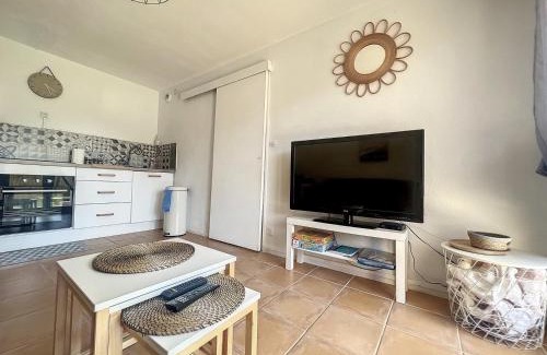 Villers-sur-Mer Apartment | Appartement avec jardin à 30m de la plage