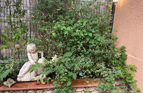 Mirepoix Apartment | Appartement avec jardin sous les couverts