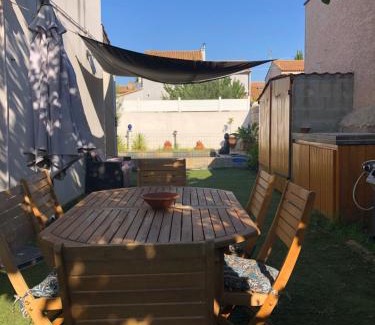 Lattes Apartment | Appartement avec piscine privative