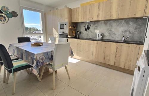 Serignan Apartment | Appartement avec terrasse à 450m de la plage