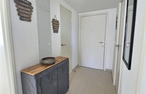 Serignan Apartment | Appartement avec terrasse à 450m de la plage
