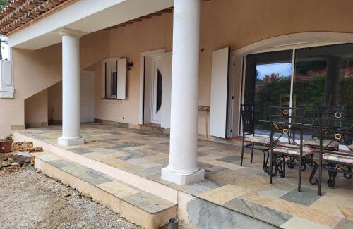 Vidauban Apartment | appartement avec terrasse et parking privé