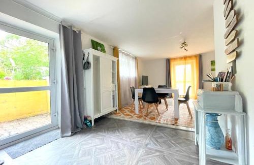 Begard Apartment | Appartement avec terrasse dans un parc privé