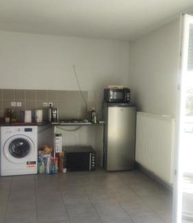 Lespignan Apartment | Appartement avec vue imprenable à 7 kilomètres de la mer