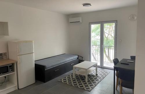 Poussan Apartment | Appartement B