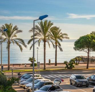 Cros-de-Cagnes Apartment | Appartement bord de mer « La Petite Ma-Line »