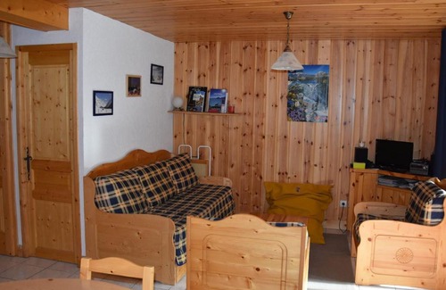 Champagny-en-Vanoise Apartment | Appartement cosy près des pistes avec garage, animaux acceptés - FR-1-464-128