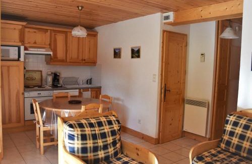 Champagny-en-Vanoise Apartment | Appartement cosy près des pistes avec garage, animaux acceptés - FR-1-464-128