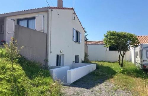 Chateau-d'Olonne Apartment | Appartement charmant aux Sables-d'Olonne avec terrasse.