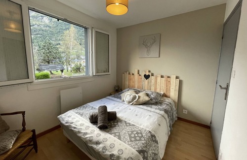 Esquieze-Sere Apartment | Appartement Cosy Dans Résidence Calme Cheminée Jardin vue sur la Montagne