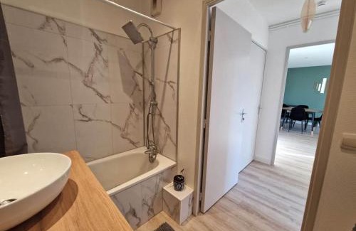 Oloron-Sainte-Marie Apartment | Appartement cosy Oloron, aux pieds des Pyrénées et de l'Atlantique!