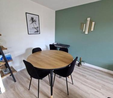 Oloron-Sainte-Marie Apartment | Appartement cosy Oloron, aux pieds des Pyrénées et de l'Atlantique!
