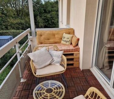 Oloron-Sainte-Marie Apartment | Appartement cosy Oloron, aux pieds des Pyrénées et de l'Atlantique!