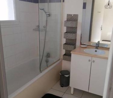 Saint-Geniez-d'Olt Apartment | Appartement calme et propre Le Goelia