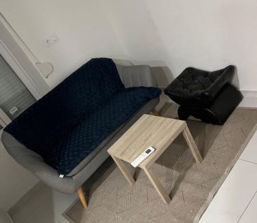 Bagnols-sur-Ceze Apartment | Appartement calme dans villa individuelle