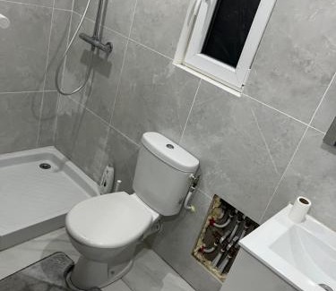 Bagnols-sur-Ceze Apartment | Appartement calme dans villa individuelle