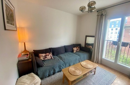 Pantin Apartment | Appartement Calme et Spacieux 65m², vue Canal de Lourcq, Parking, Idéal Famille