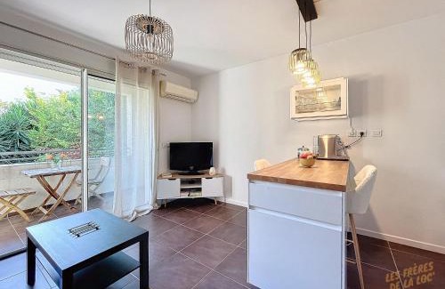 Saint-Giniez Apartment | Appartement Calme & Lumineux - Proche des Plages - Les Frères de la Loc'