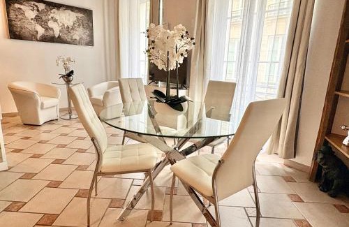 Saint-Germain-des-Pres Apartment | Appartement Central St Germain