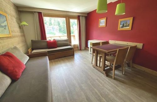 La Perriere Apartment | Appartement Centre Skis aux Pieds, Parking & Animaux Acceptés - FR-1-513-77