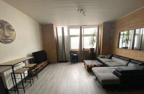 Saint-Nazaire Apartment | Appartement chaleureux avec terrasse en centre ville proche mer