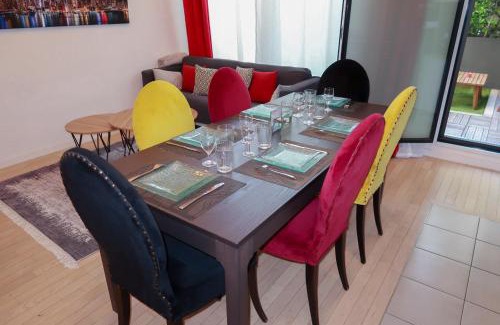 Quartier du Vieux-Pont - Sainte-Genevieve Apartment | Appartement chaleureux à 10 minutes de la Défense