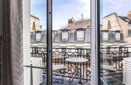 Faubourg-du-Roule Apartment | Appartement Champs Elysées