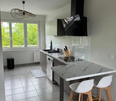 Avranches Apartment | Appartement charmant