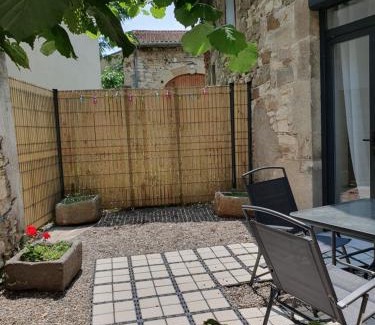 Authezat Apartment | Appartement chic et cosy