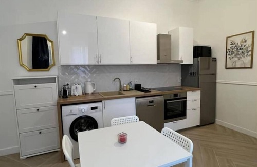 Aubervilliers Apartment | Appartement Chic et Élégant Style Haussmannien