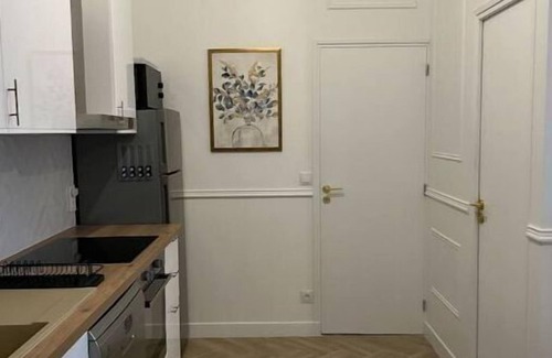 Aubervilliers Apartment | Appartement Chic et Élégant Style Haussmannien