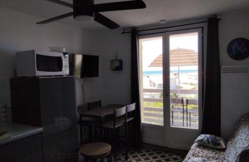 Leucate Apartment | Appartement CHLOE vue mer et Canigou 1ere ligne