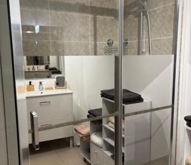 Plan-de-la-Tour Apartment | Appartement climatisé avec jardin 4 personnes