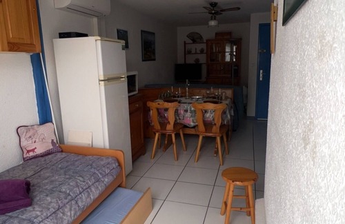 Peyriac-de-Mer Apartment | Appartement Climatisé Avec Terrasse Gruissan