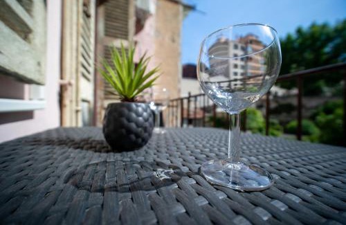 3rd Arrondissement Apartment | Appartement climatisé 2 chambres avec parking à 10min à pieds de la Gare St Charles