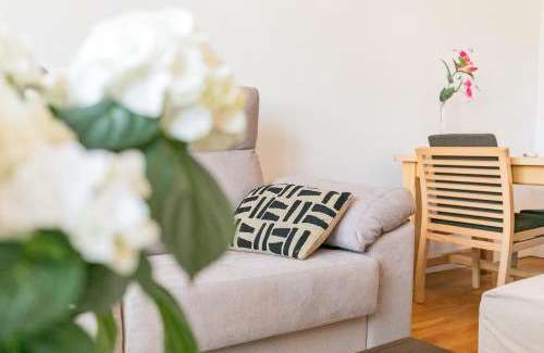 Faubourg Sud Apartment | Appartement Climatisé 7mn Centre Ville 95M2 4 Adultes Bébé Garage Sous sol Arrivée Autonome