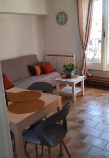 Nyons Apartment | appartement climatisé avec terrasse au coeur de Nyons
