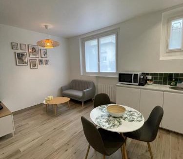 Le Plessis-Robinson Apartment | Appartement cosy proche RER et centre ville