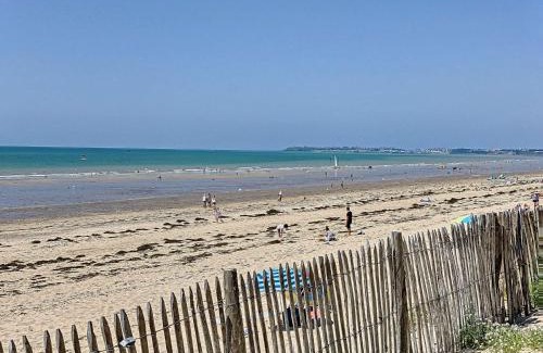 Saint-Pair-sur-Mer Apartment | Appartement cosy à 200m de la mer, 2 chambres, centre-ville de St Pair-sur-Mer, parking inclus - FR-1-361-543