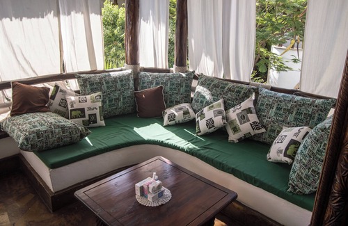 Watamu Apartment | Appartement Complet ,terrasse Avec vue sur les Jardins et la Piscine