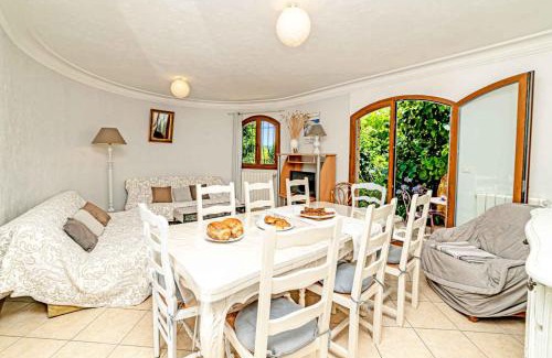 Le Bar-sur-Loup Apartment | Appartement confortable au Bar-sur-Loup, 84 m², vue montagne