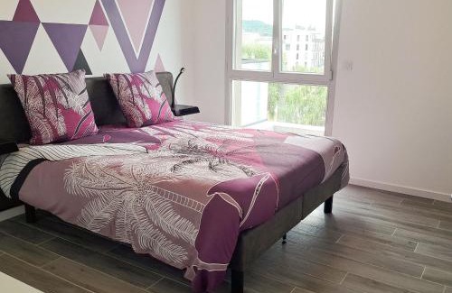 Saint-Pierre - Rene II - Bonsecours Apartment | Appartement contemporain 3 chambres avec vue sur canal, parking et internet à Nancy - FR-1-584-343