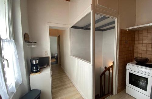 Fouras Apartment | Appartement cosy à Fouras: 1 chambre, proche commerces et plages, Wifi, TV, cuisine équipée - FR-1-709-70