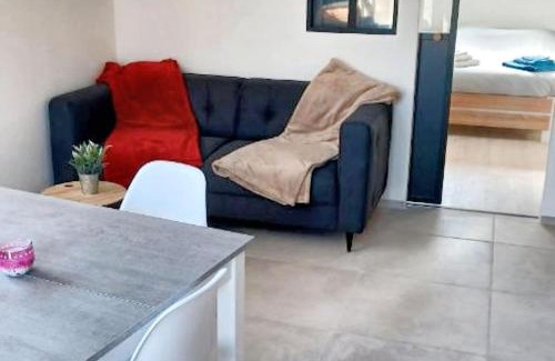 Publier Apartment | Appartement cosy à Publier - 30 m², terrasse ensoleillée